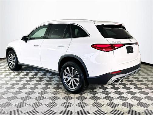 2026 Mercedes-Benz GLC 300 Base