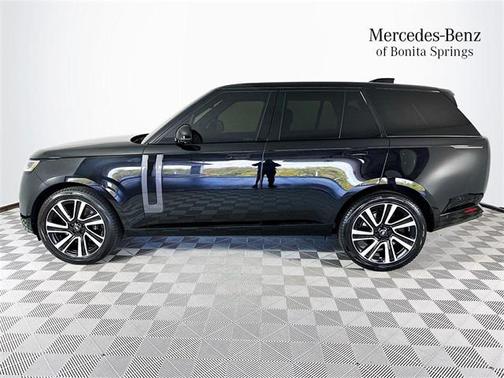 2023 Land Rover Range Rover P530 SE