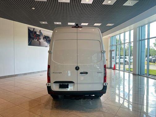 2026 Mercedes-Benz Sprinter 2500 Cargo 144 WB