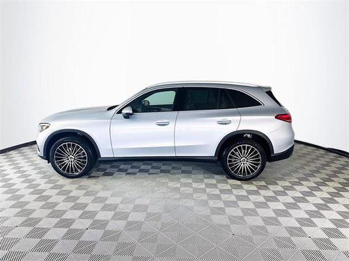 2026 Mercedes-Benz GLC 300 4MATIC