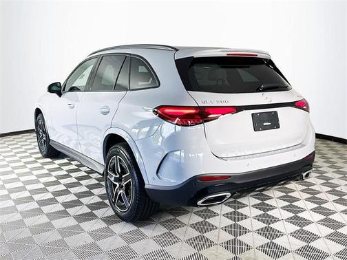 2026 Mercedes-Benz GLC 300 4MATIC