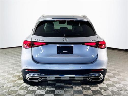 2026 Mercedes-Benz GLC 300 4MATIC