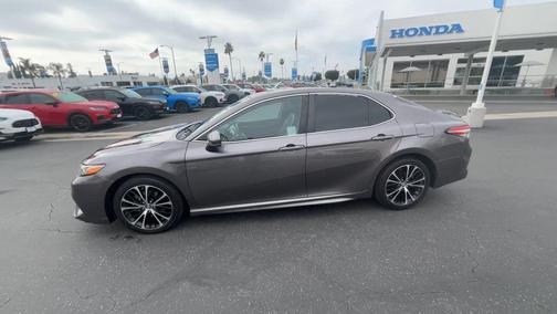 2018 Toyota Camry SE