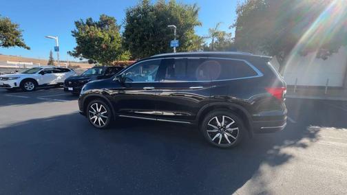 2022 Honda Pilot AWD Elite