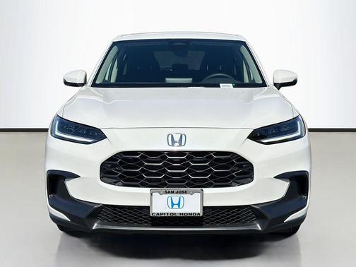 Platinum White Pearl 2027 Honda HR-V LX