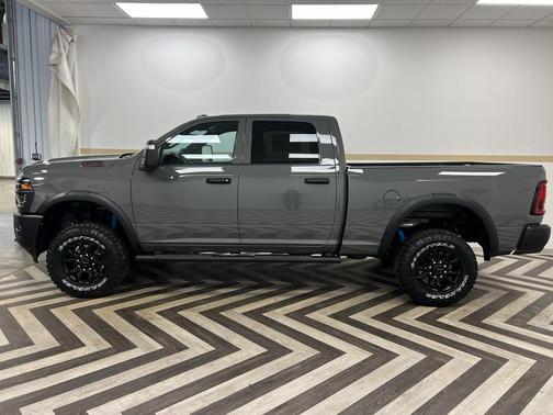 2026 RAM 2500 Tradesman Crew Cab 4x4 6'4' Box