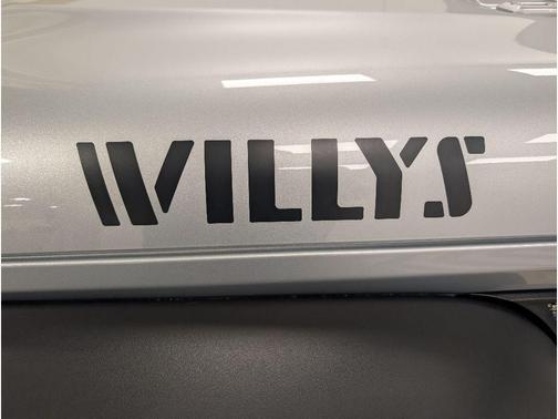 Silver Zynith Clearcoat 2022 Jeep Wrangler Willys