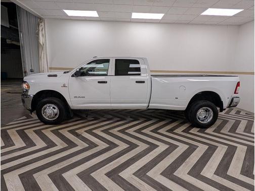 2019 RAM 3500 Tradesman Crew Cab 4x4 8' Box