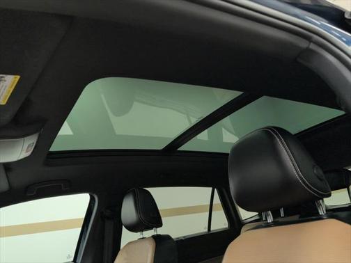 2022 Volkswagen Atlas Cross Sport 3.6L V6 SEL Premium R-Line
