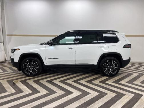 2026 Jeep Cherokee Overland