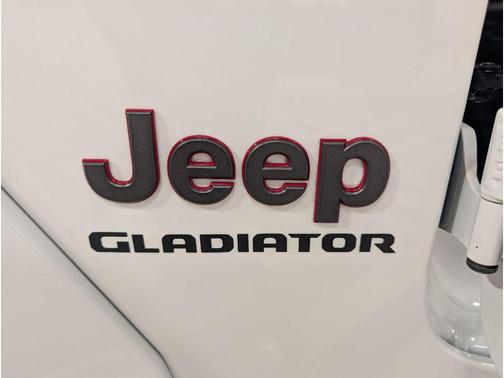 Bright White Clearcoat 2022 Jeep Gladiator Rubicon