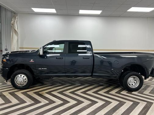 2026 RAM 3500 Laramie Crew Cab 4x4 8' Box