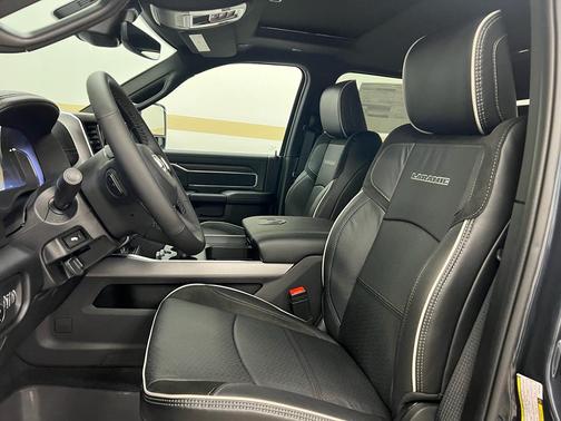 2026 RAM 3500 Laramie Crew Cab 4x4 8' Box