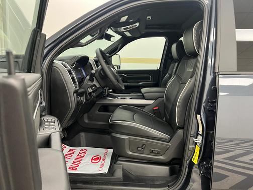 2026 RAM 3500 Laramie Crew Cab 4x4 8' Box