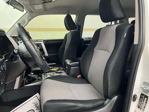Super White 2019 Toyota 4Runner SR5