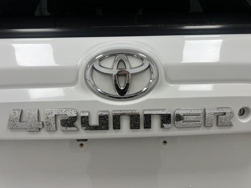 Super White 2019 Toyota 4Runner SR5