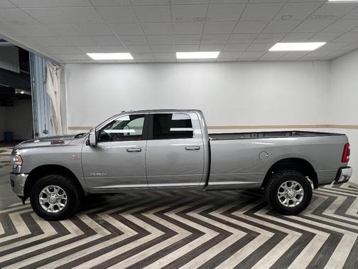 Billet Silver Metallic Clearcoat 2024 RAM 3500 Laramie Crew Cab 4x4 8' Box