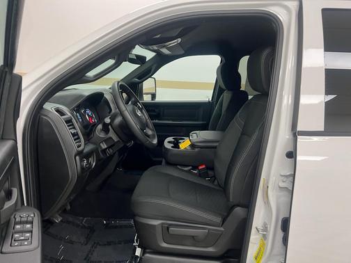 2026 RAM 3500 Tradesman Crew Cab 4x4 8' Box