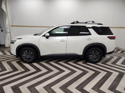 2022 Nissan Pathfinder SV 4WD