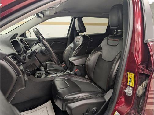 Velvet Red Pearlcoat 2020 Jeep Cherokee Trailhawk