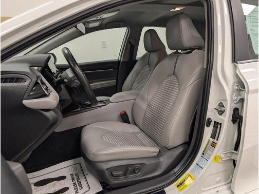 Super White 2021 Toyota Camry SE