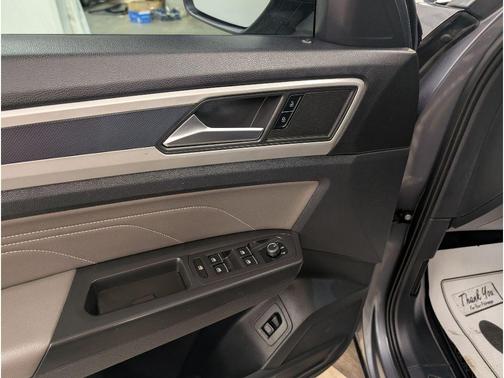 Platinum Gray Metallic 2022 Volkswagen Atlas 3.6L SEL