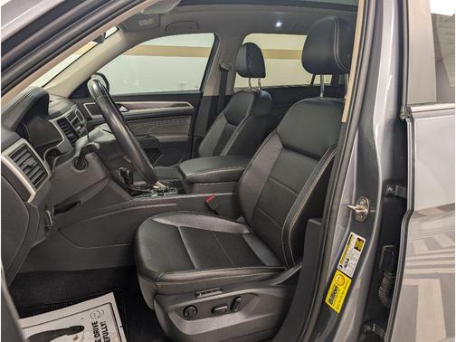 Platinum Gray Metallic 2022 Volkswagen Atlas 3.6L SEL