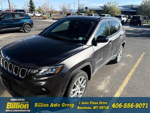 Granite Crystal Metallic Clearcoat 2023 Jeep Compass Latitude Lux
