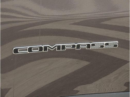 Granite Crystal Metallic Clearcoat 2023 Jeep Compass Latitude Lux