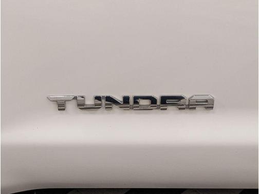 Alpine White 2017 Toyota Tundra SR5