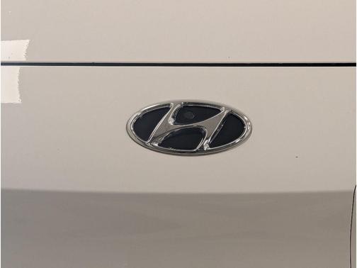Lunar White 2022 Hyundai KONA EV Limited