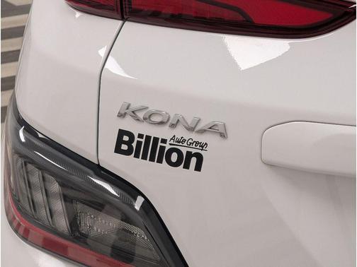 Lunar White 2022 Hyundai KONA EV Limited