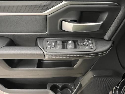 2026 RAM 2500 Big Horn Crew Cab 4x4 8' Box