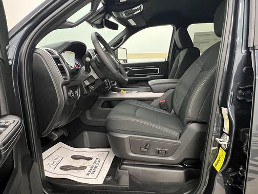 2026 RAM 2500 Big Horn Crew Cab 4x4 8' Box