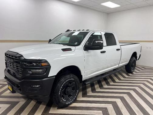Bright White Clearcoat 2026 RAM 3500 Tradesman Crew Cab 4x4 8' Box
