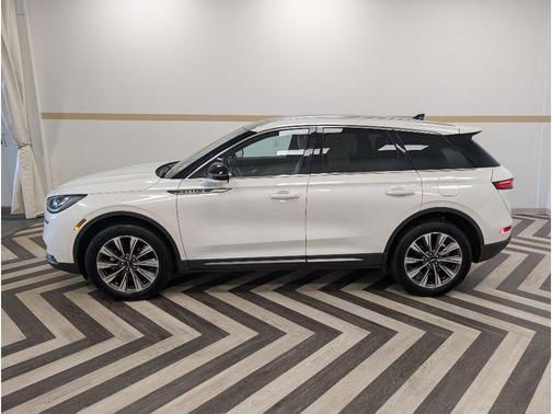 Pristine White Metallic Tri-Coat 2022 Lincoln Corsair Reserve