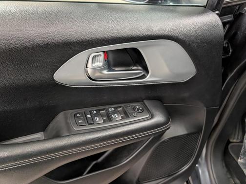 2020 Chrysler Pacifica Touring