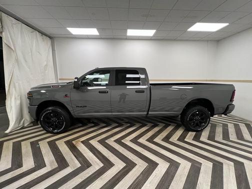 2026 RAM 3500 Big Horn Crew Cab 4x4 8' Box
