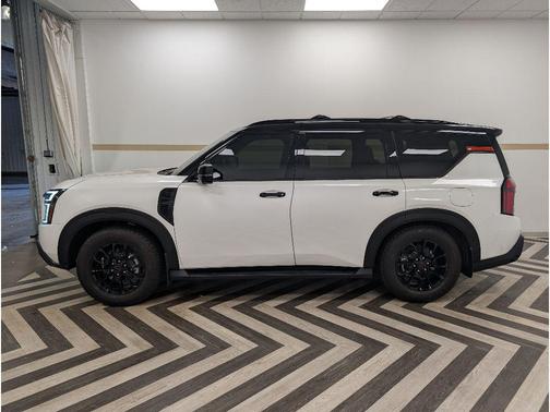 Aspen White Tricoat/Super Black 2026 Nissan Armada PRO-4X