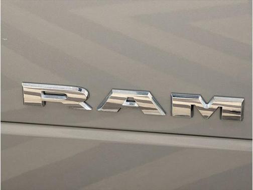 2022 RAM 3500 Big Horn Crew Cab 4x4 6'4' Box