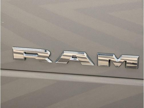 2022 RAM 3500 Big Horn Crew Cab 4x4 6'4' Box