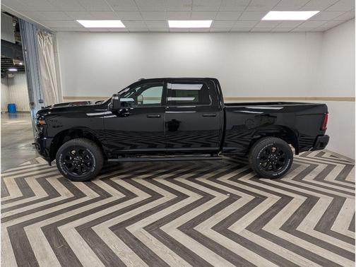 Diamond Black Crystal Pearlcoat 2026 RAM 2500 Black Express Crew Cab 4x4 6'4' Box