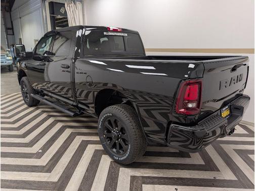Diamond Black Crystal Pearlcoat 2026 RAM 2500 Black Express Crew Cab 4x4 6'4' Box