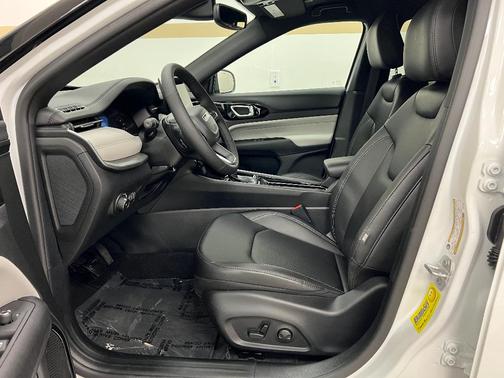 Bright White Clearcoat 2026 Jeep Compass Limited