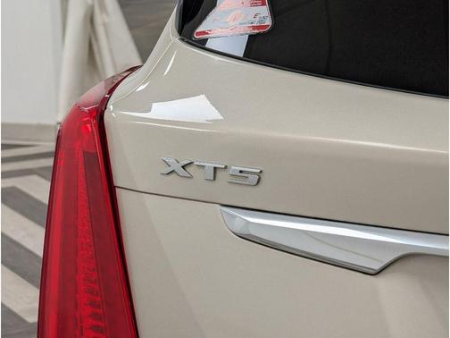 2017 Cadillac XT5 Premium Luxury