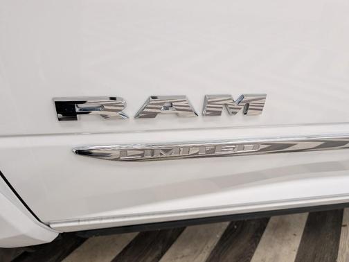 2020 RAM 3500 Limited Crew Cab 4x4 8' Box