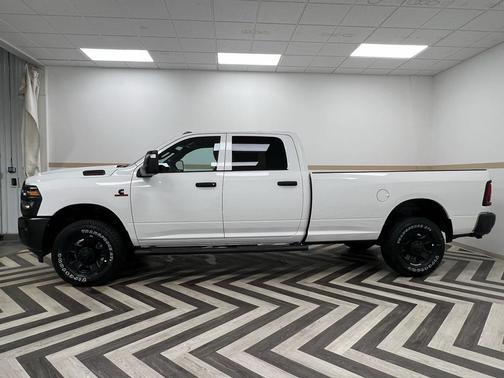 Bright White Clearcoat 2026 RAM 3500 Tradesman Crew Cab 4x4 8' Box