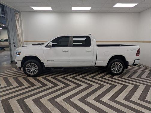 Bright White Clearcoat 2020 RAM 1500 Laramie
