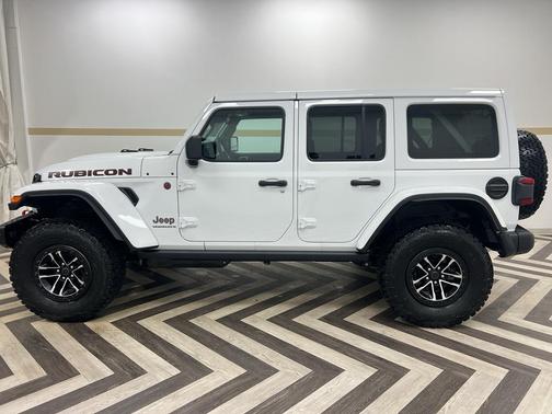Bright White Clearcoat 2026 Jeep Wrangler Rubicon