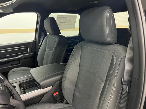 2026 RAM 2500 Big Horn Crew Cab 4x4 6'4' Box